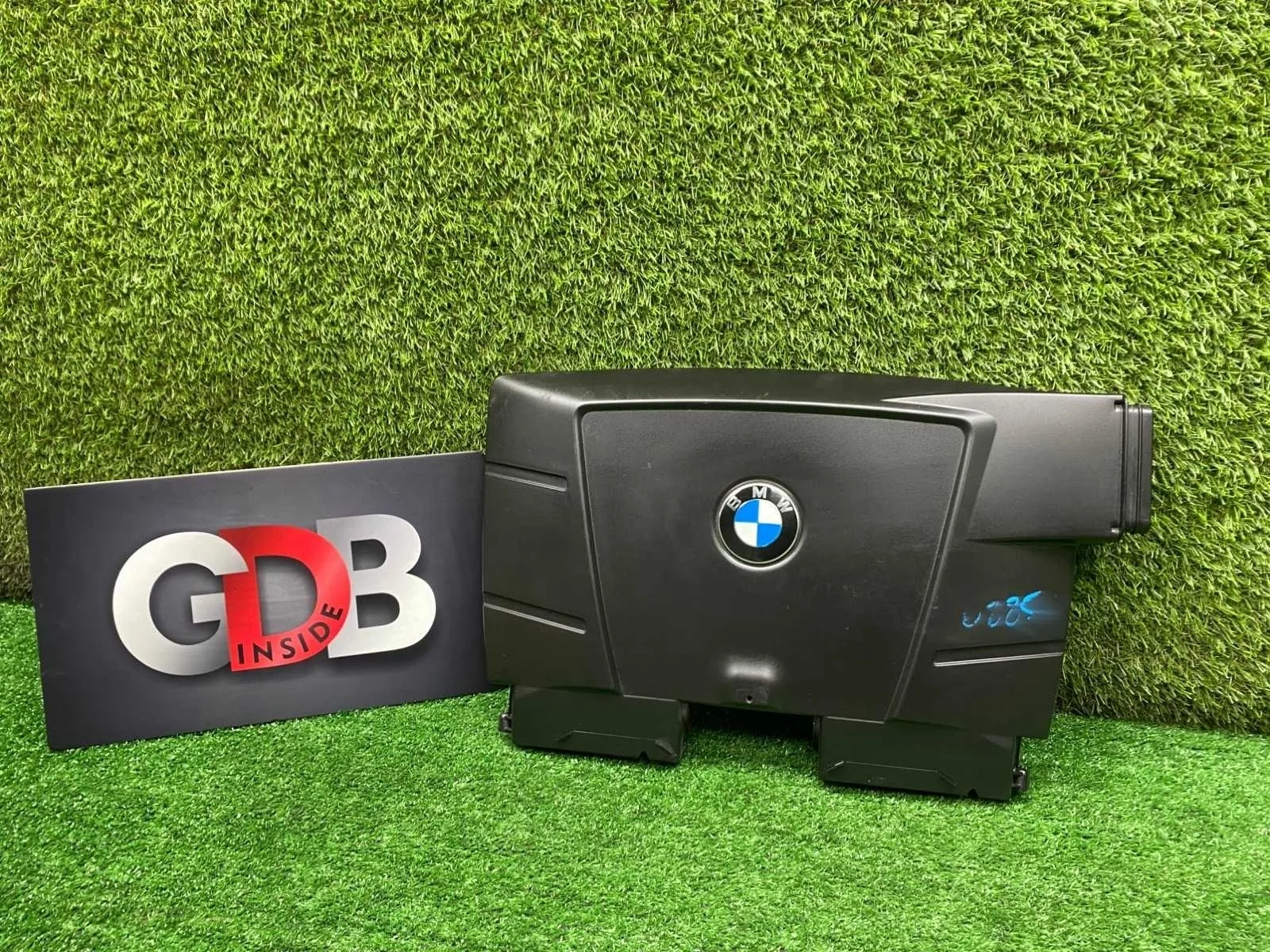 Воздухозаборник BMW 3 series 04.11.2009 13717560918 E90 N46B20B