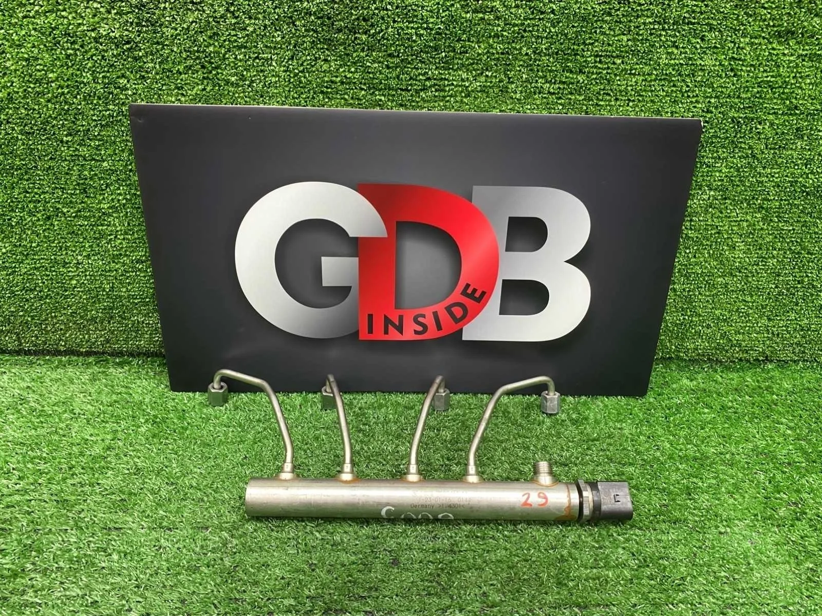 Топливная рейка Bmw X1 10.11.2011 13537585411 E84 N20B20A