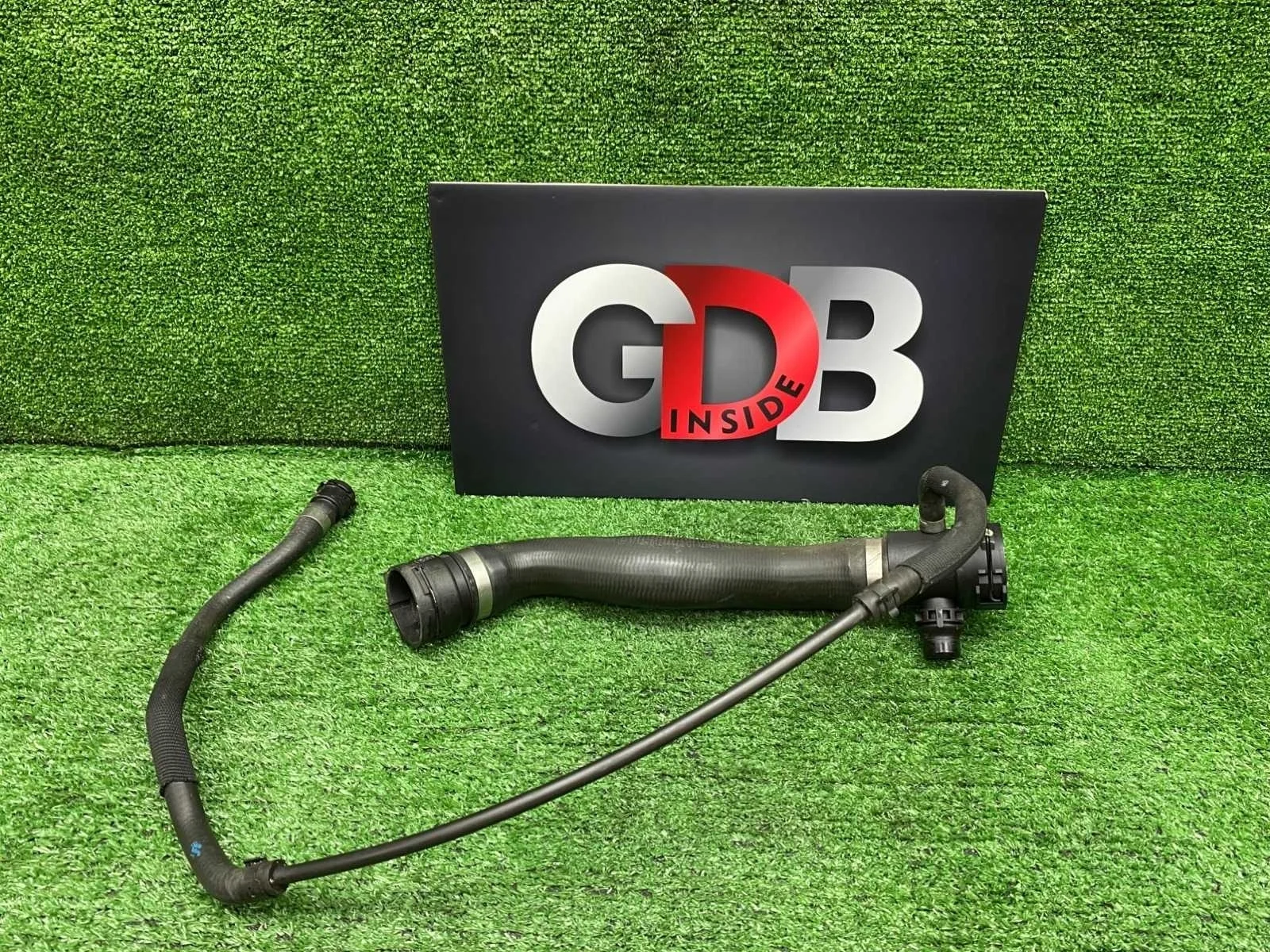 Патрубок системы охлаждения BMW X1 10.11.2011 17127612444 E84 N20B20A