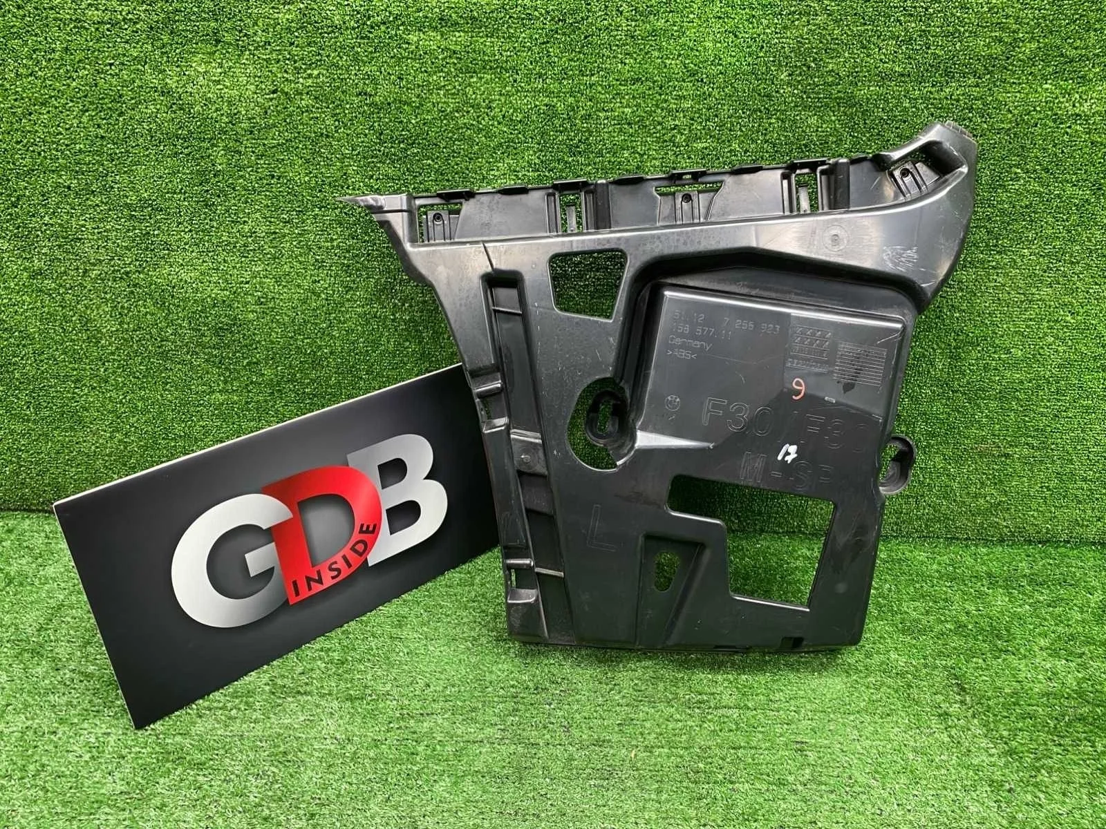 Кронштейн бампера BMW 3 series 27.08.2012 51127384465 F30 N55B30A, задний левый