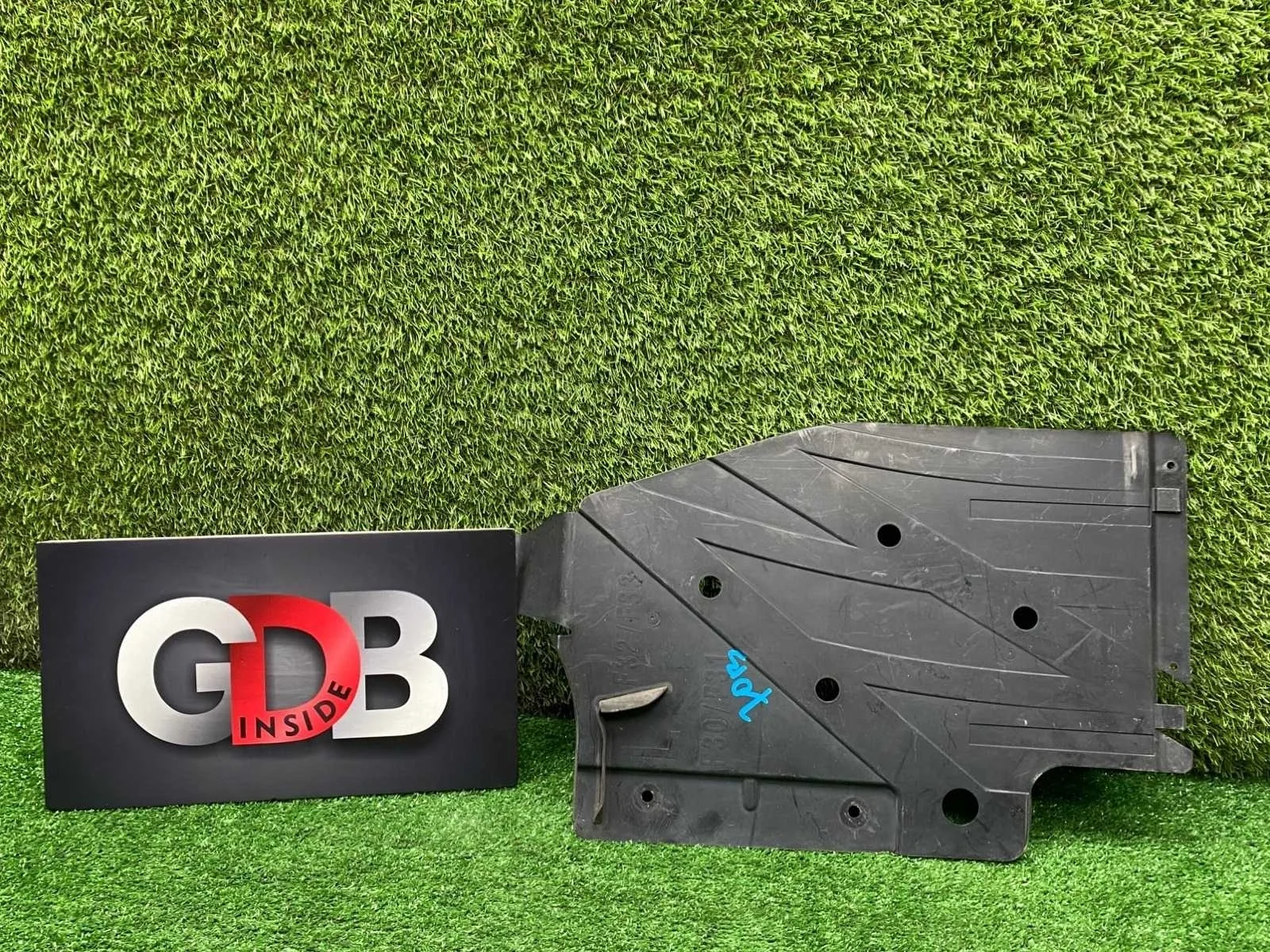 Защита днища Bmw 3 Series 04.03.2016 51757258049 F30 B48B20A, задняя левая