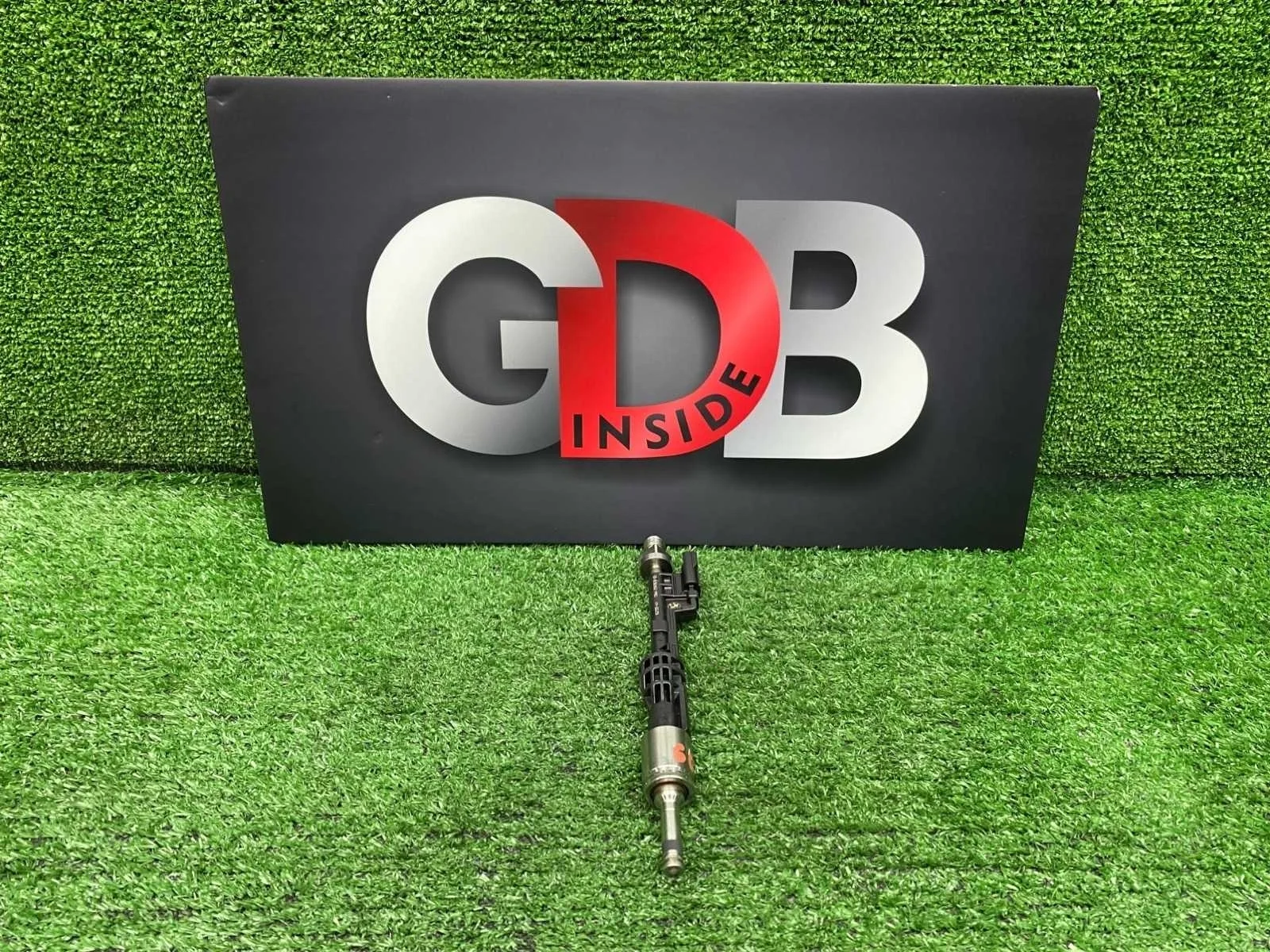 Топливная форсунка Bmw X1 10.11.2011 13647597870 E84 N20B20A