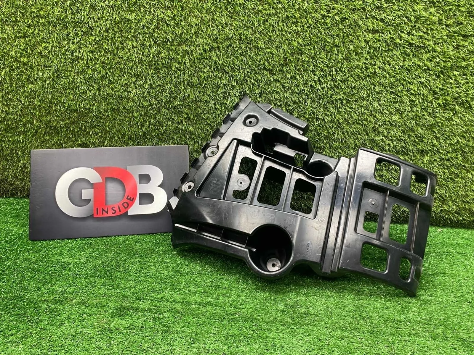 Кронштейн бампера BMW X1 19.12.2012 51122991780 E84 N20B20A, задний правый