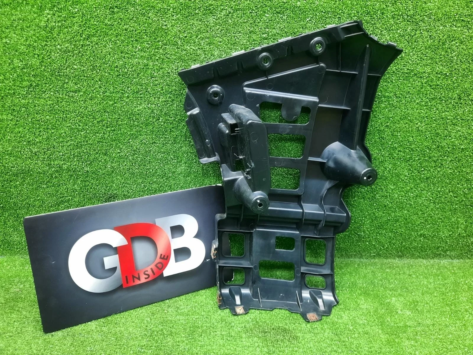 Кронштейн бампера BMW X1 09.10.2014 51122991780 E84 N20B20A, задний правый