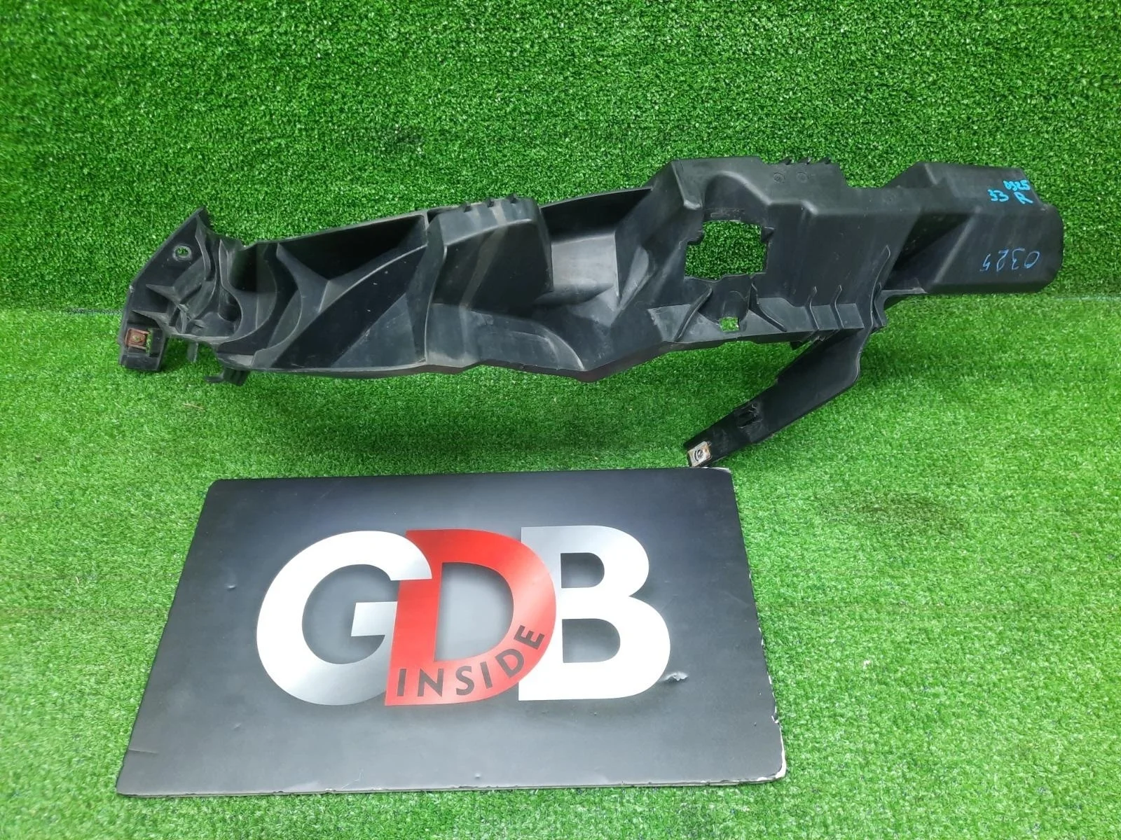 Кронштейн фары BMW X1 09.10.2014 51642990180 E84 N20B20A, передний правый