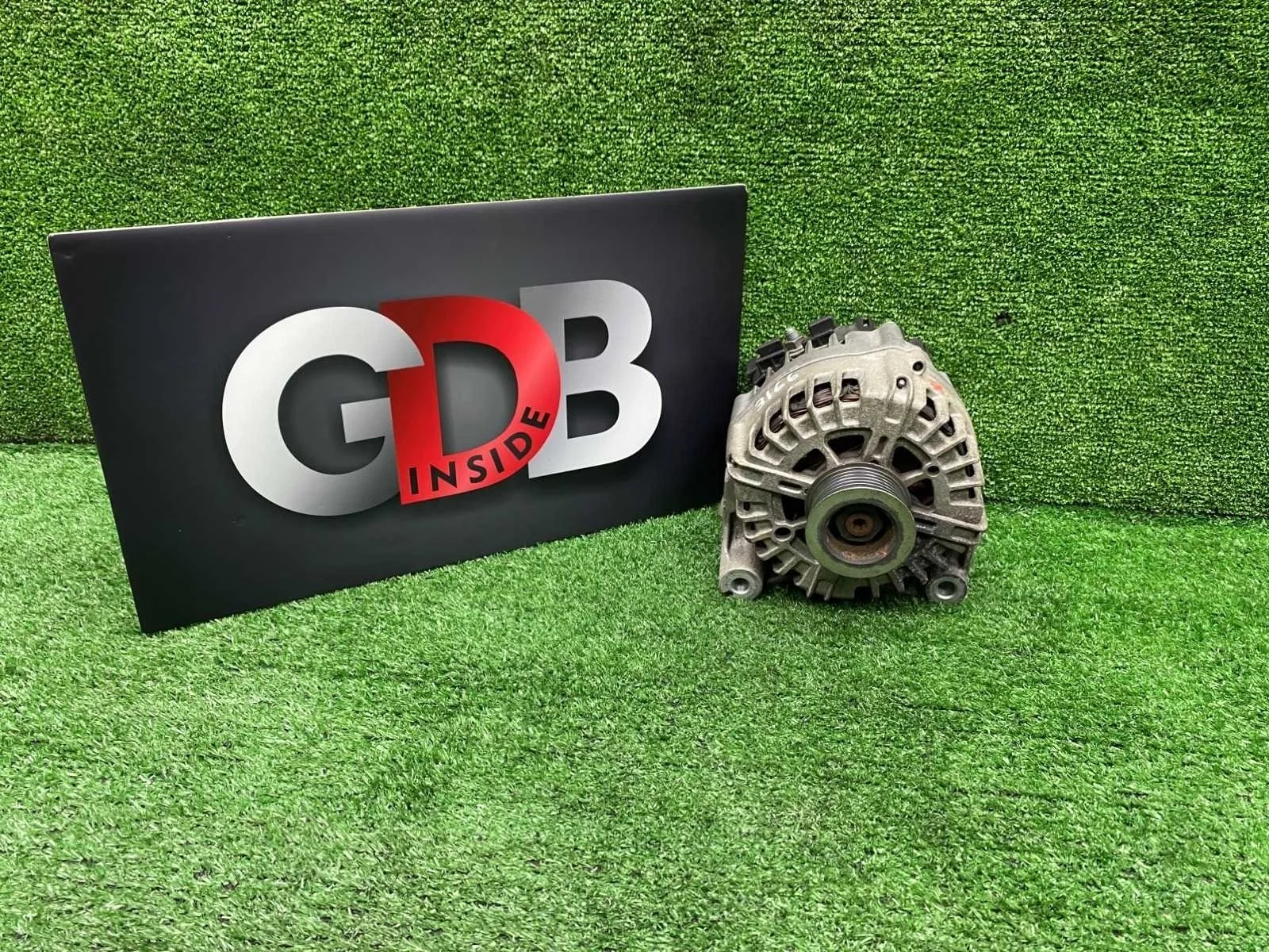 Генератор BMW X5 17.09.2012 12317807187 E70 N57D30A