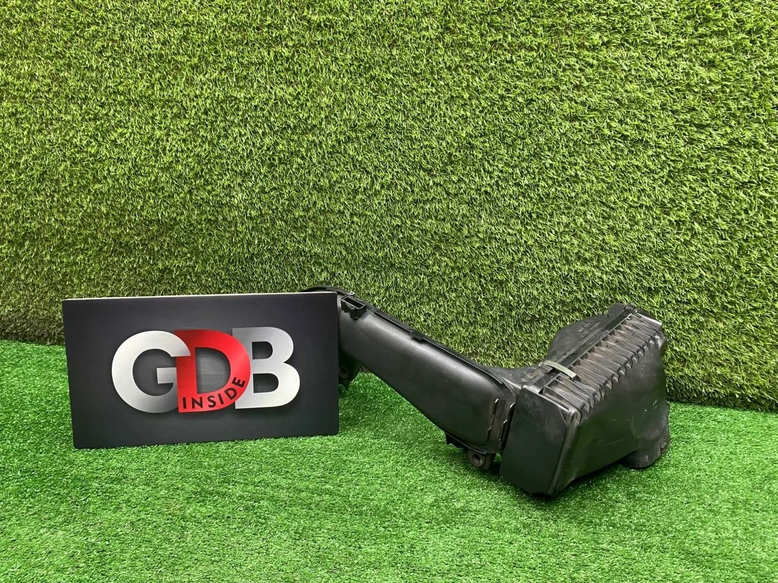 Корпус воздушного фильтра BMW X5 22.10.2013 13718573761 F15 N57D30A