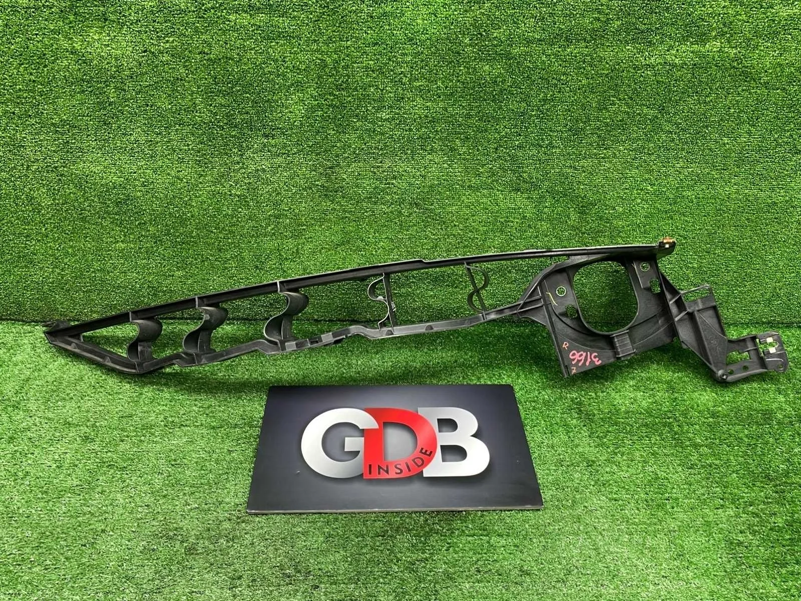 Кронштейн крыла BMW X5 17.09.2012 51657157990 E70 N57D30A, передний правый