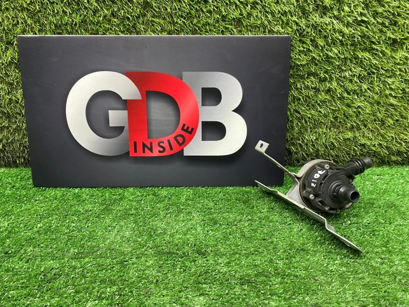 Дополнительная водяная помпа ОЖ Bmw 3 Series 04.03.2016 64116834917 F30 B48B20A