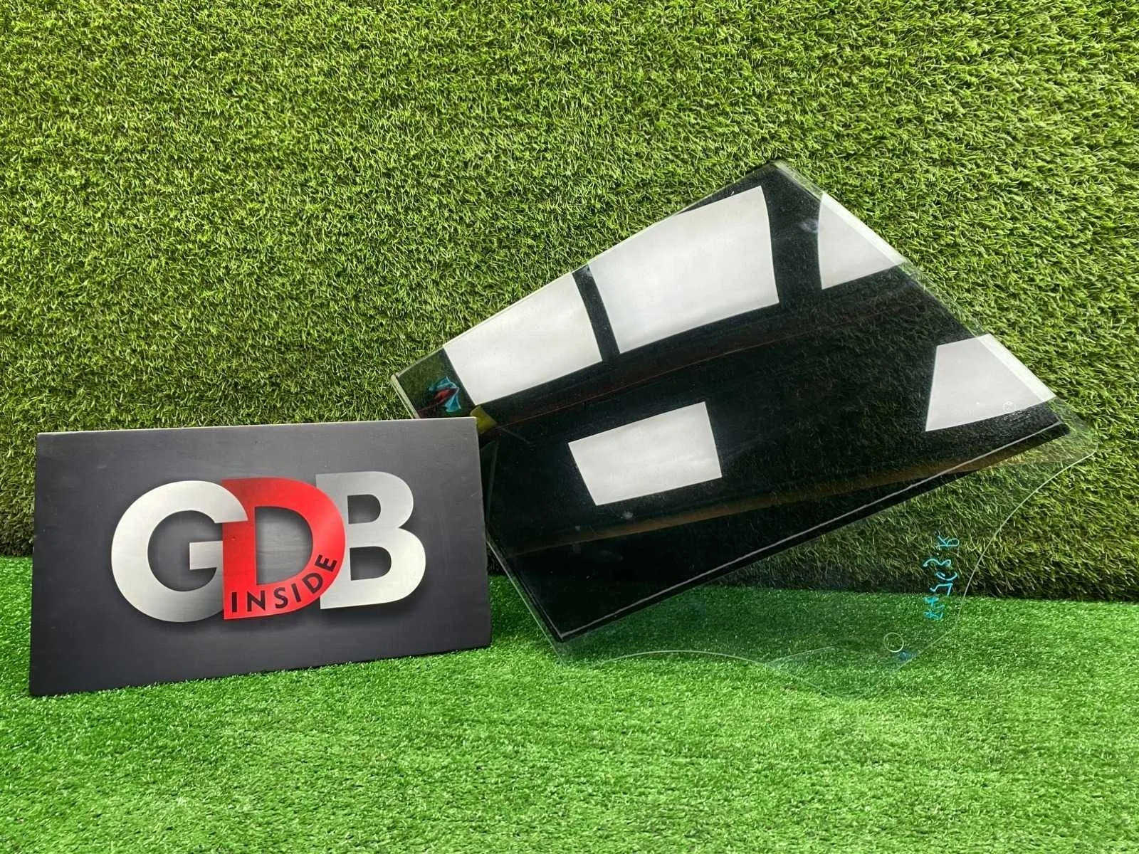 Стекло двери BMW X1 19.12.2012 51352990300 E84 N20B20A, заднее правое