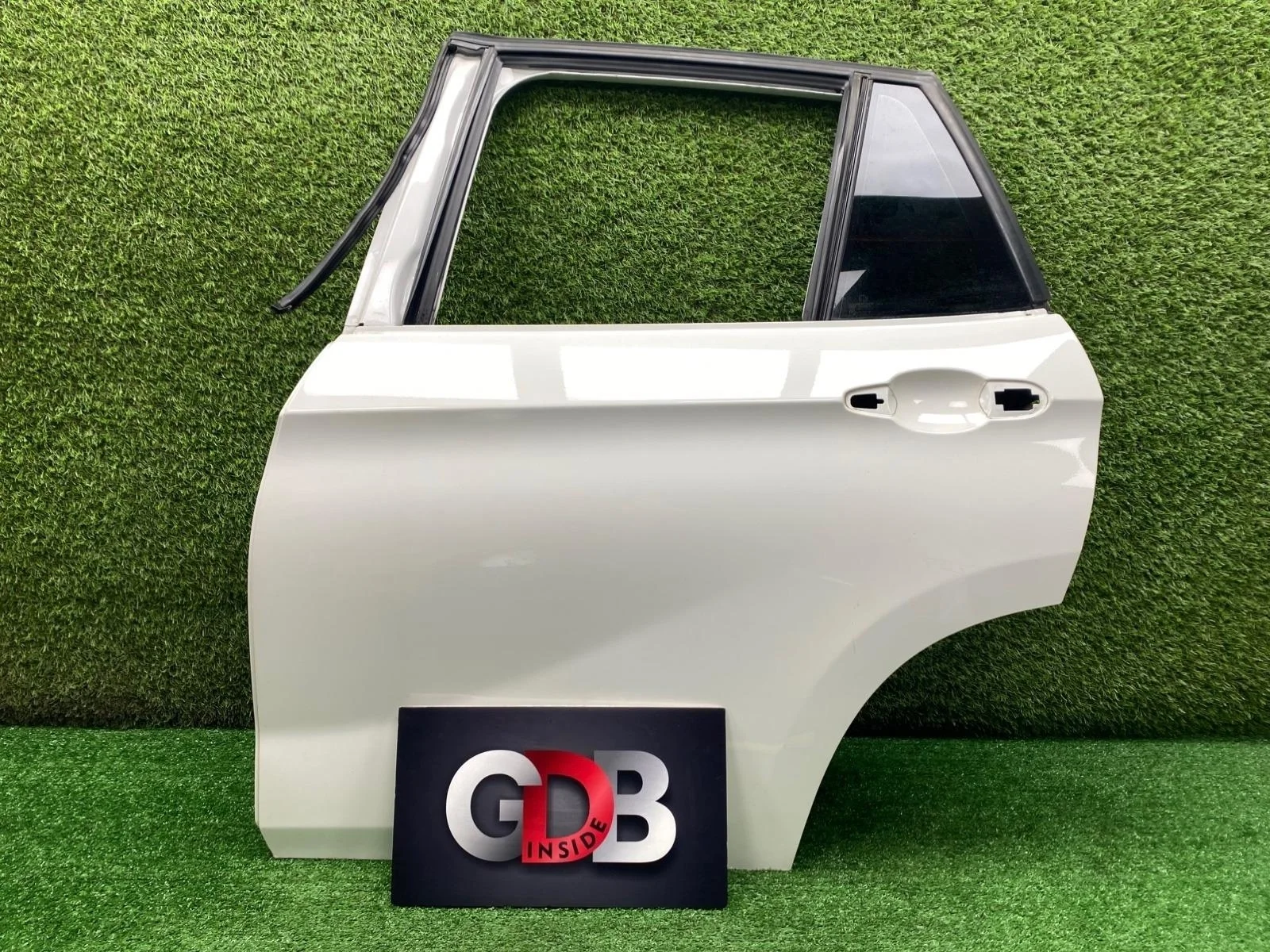 Дверь BMW X1 19.12.2012 41002993819 E84 N20B20A, задняя левая