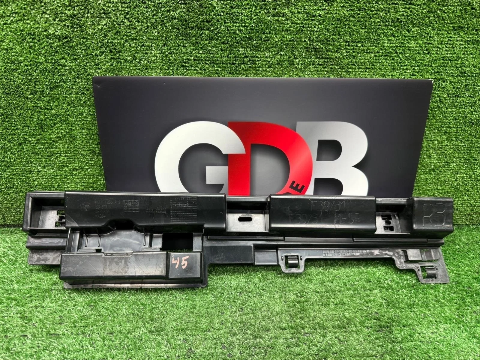 Кронштейн порога BMW 3 series 27.08.2012 51777256918 F30 N55B30A, правый