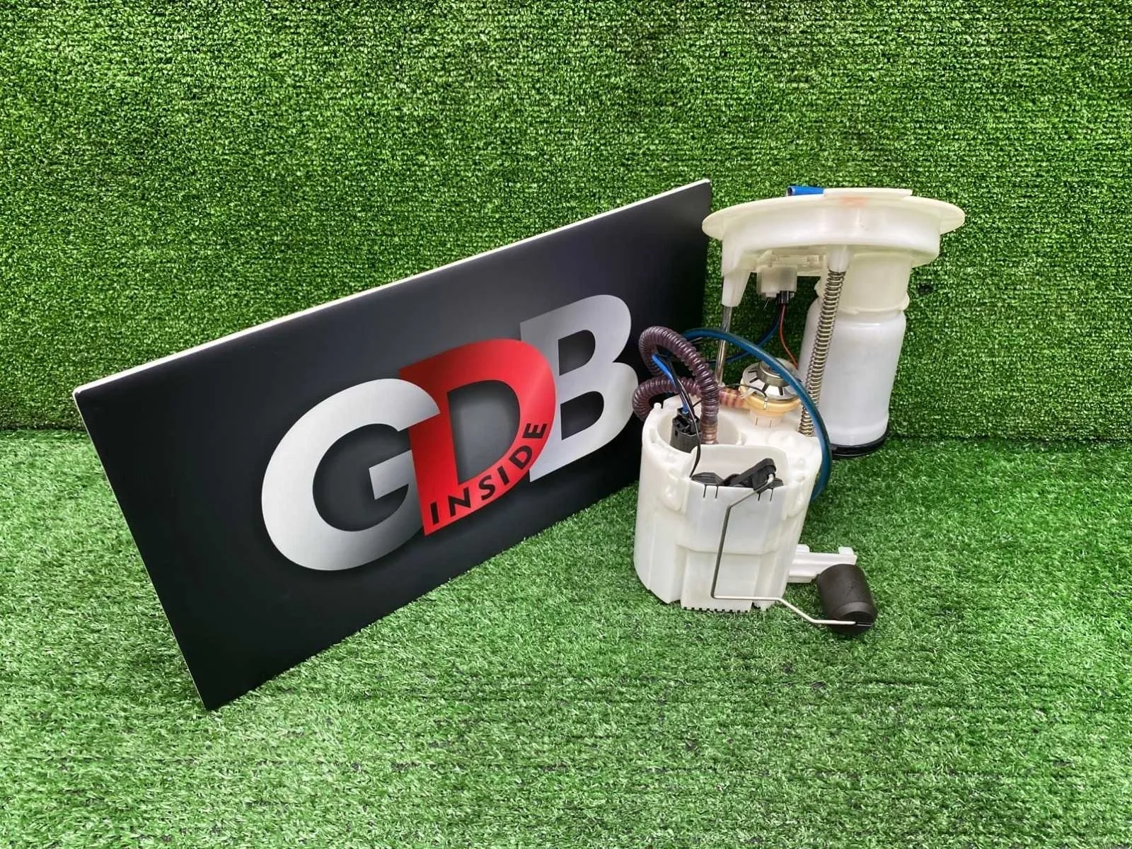 Топливная станция с насосом Bmw 1 Series 22.06.2015 16117243974 F20 N13B16A