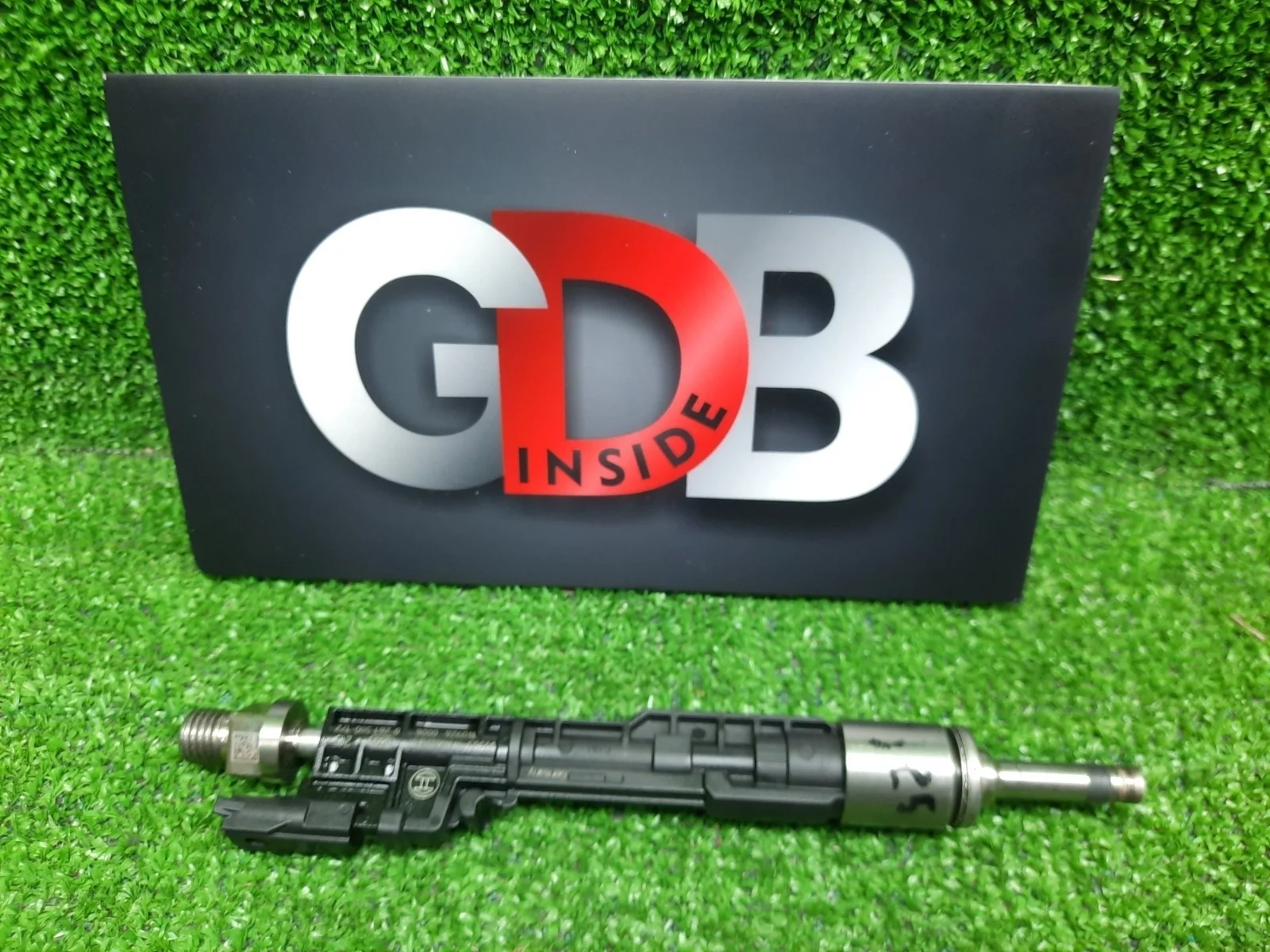 Топливная форсунка Bmw X1 09.10.2014 13647639994 E84 N20B20A