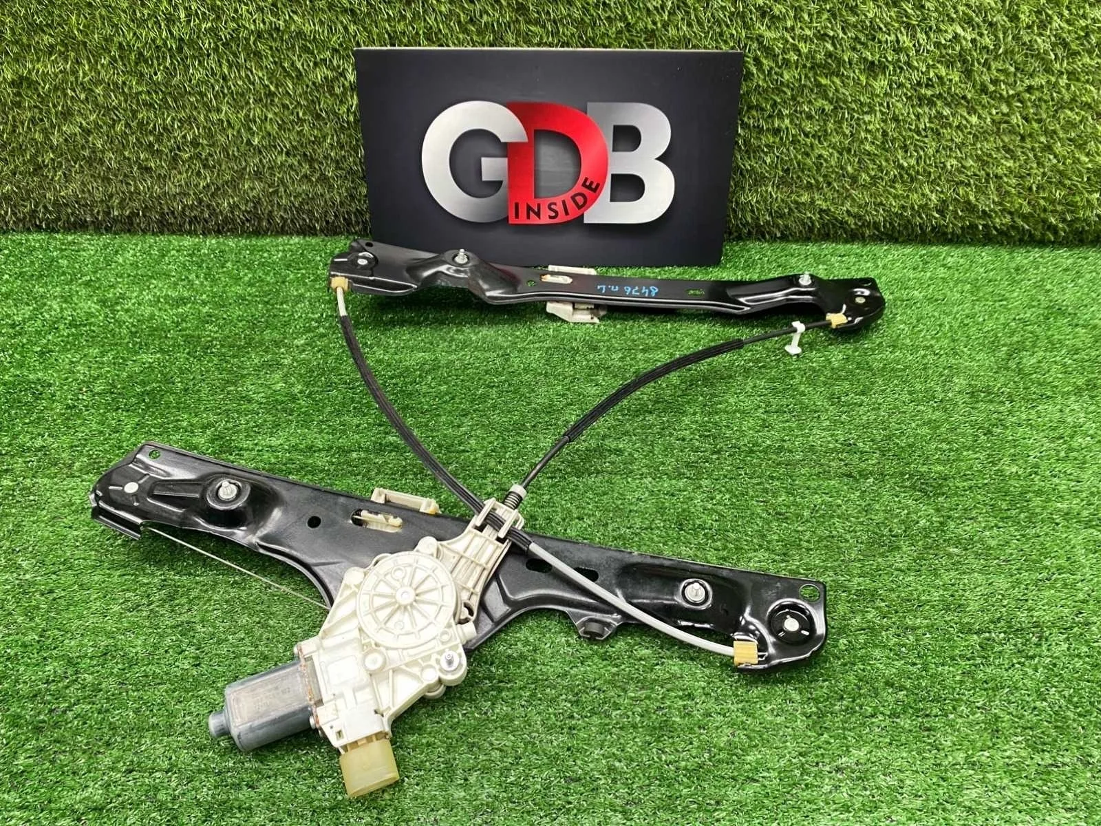 Стеклоподъемник BMW X1 19.12.2012 51332990385 E84 N20B20A, передний левый