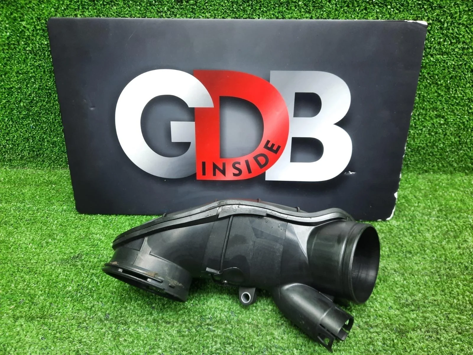 Воздуховод BMW X5 10.07.2015 13718507369 F15 N57D30A