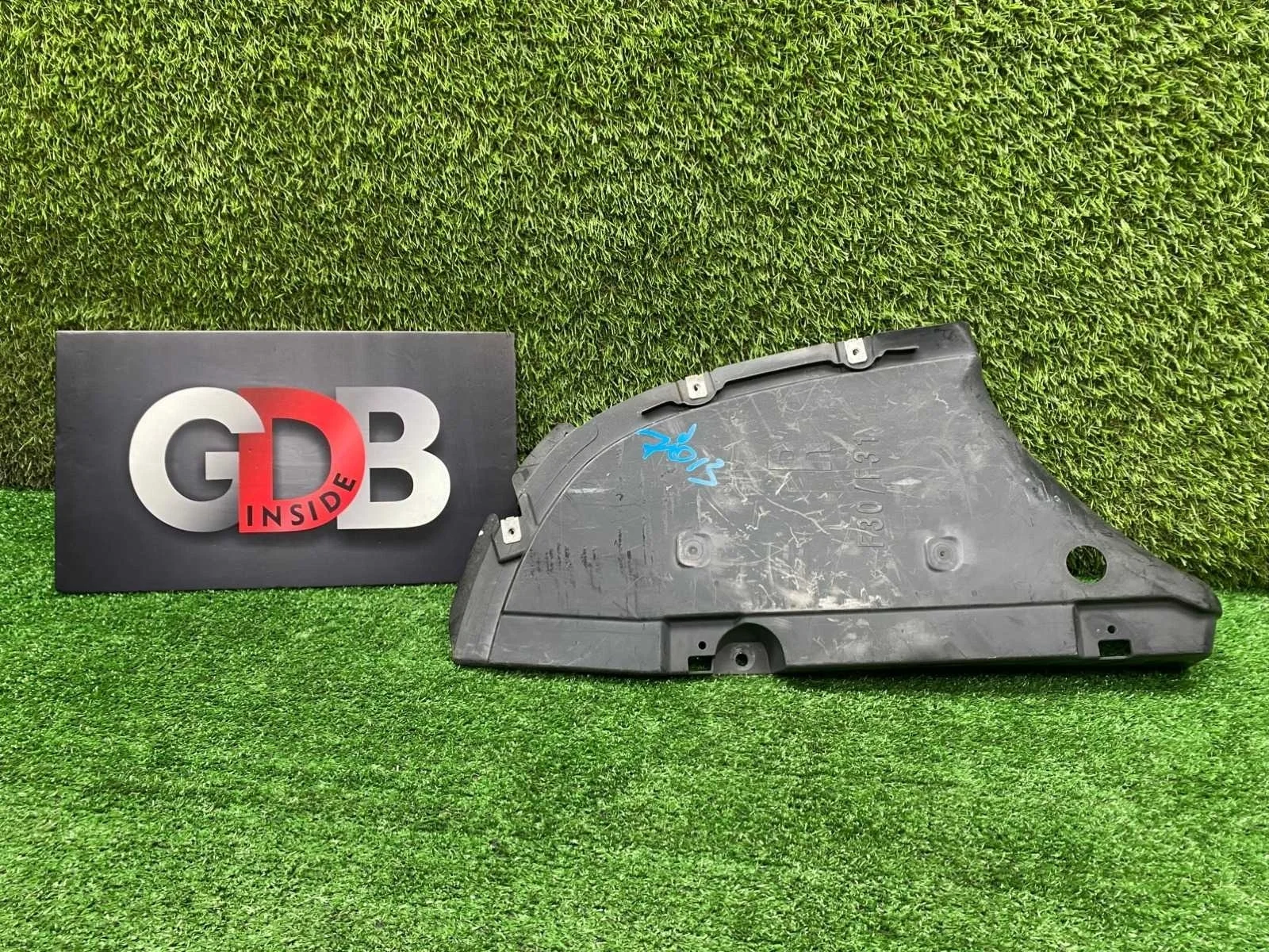 Защита днища BMW 3 series 04.03.2016 51757258048 F30 B48B20A, задняя правая