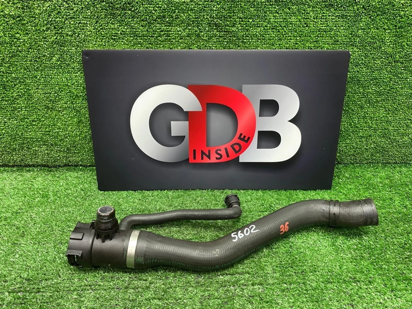 Патрубок системы охлаждения BMW 1 series 22.06.2015 17127596832 F20 N13B16A