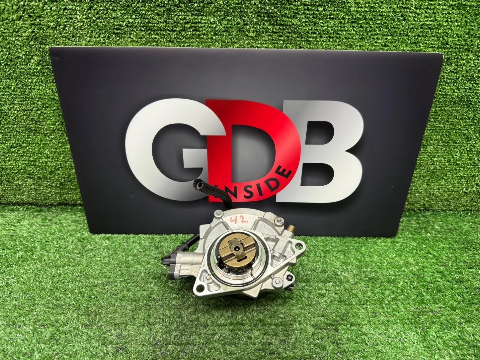 Насос вакуумный BMW 1 series 22.06.2015 11667625260 F20 N13B16A