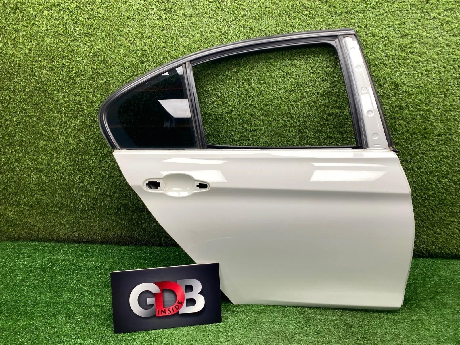 Дверь BMW 3 series 04.03.2016 41007298514 F30 B48B20A, задняя правая