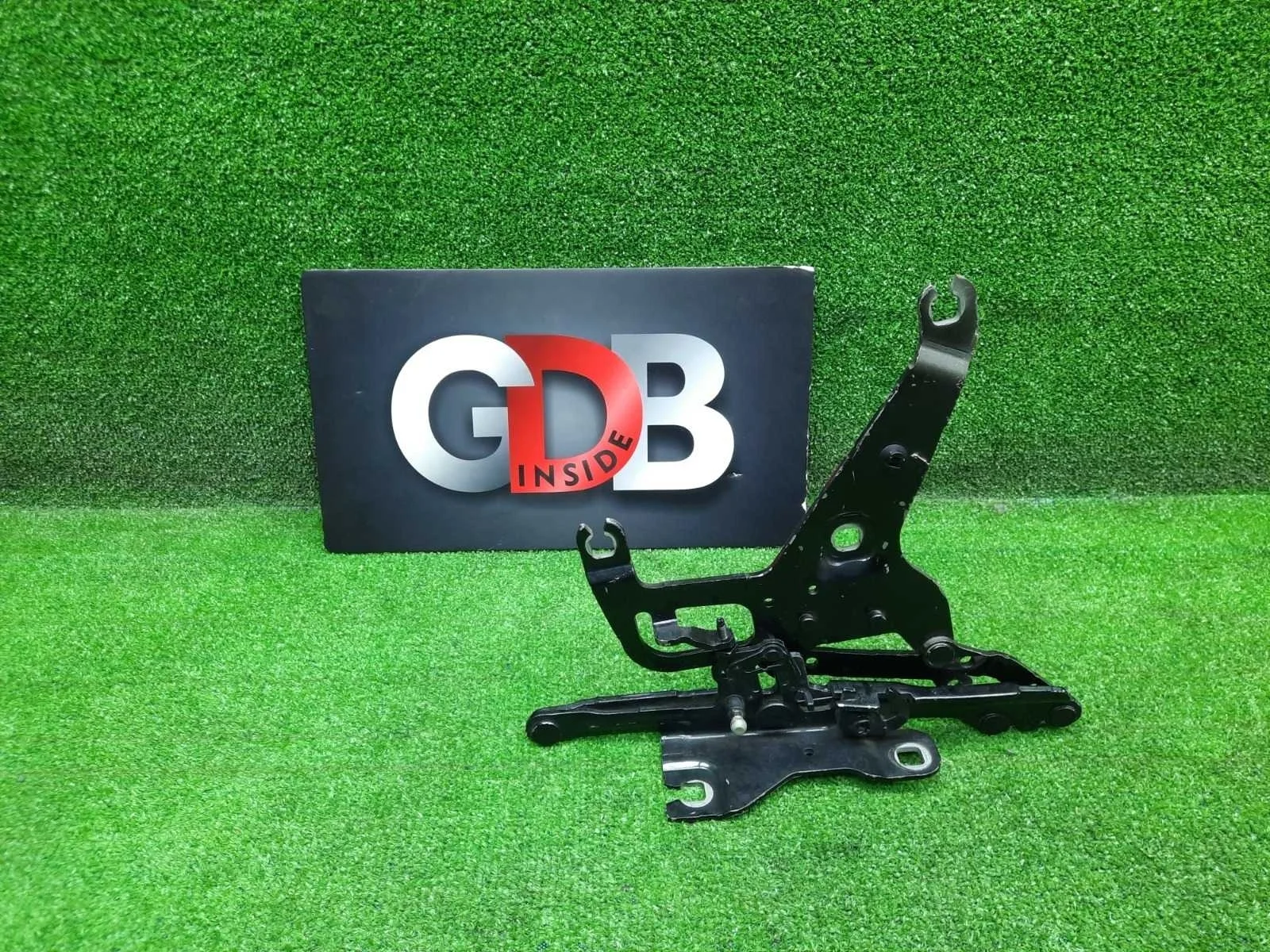 Петля капота BMW X5 10.07.2015 41007381781 F15 N57D30A, передняя левая