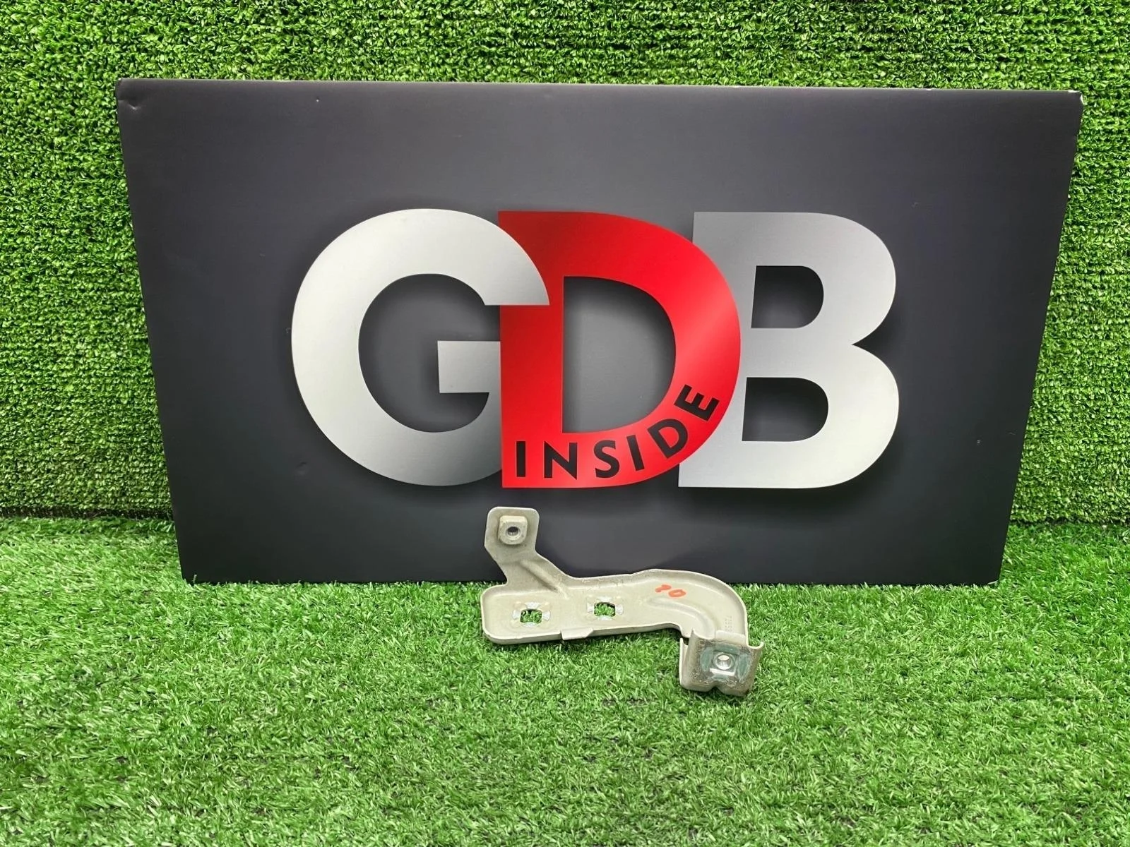 Кронштейн крыла BMW 3 series 27.08.2012 41358066940 F30 N55B30A, передний правый