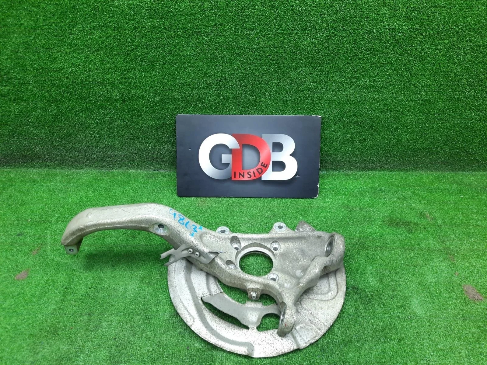 Кулак поворотный Bmw X5 10.07.2015 31216869870 F15 N57D30A, передний правый