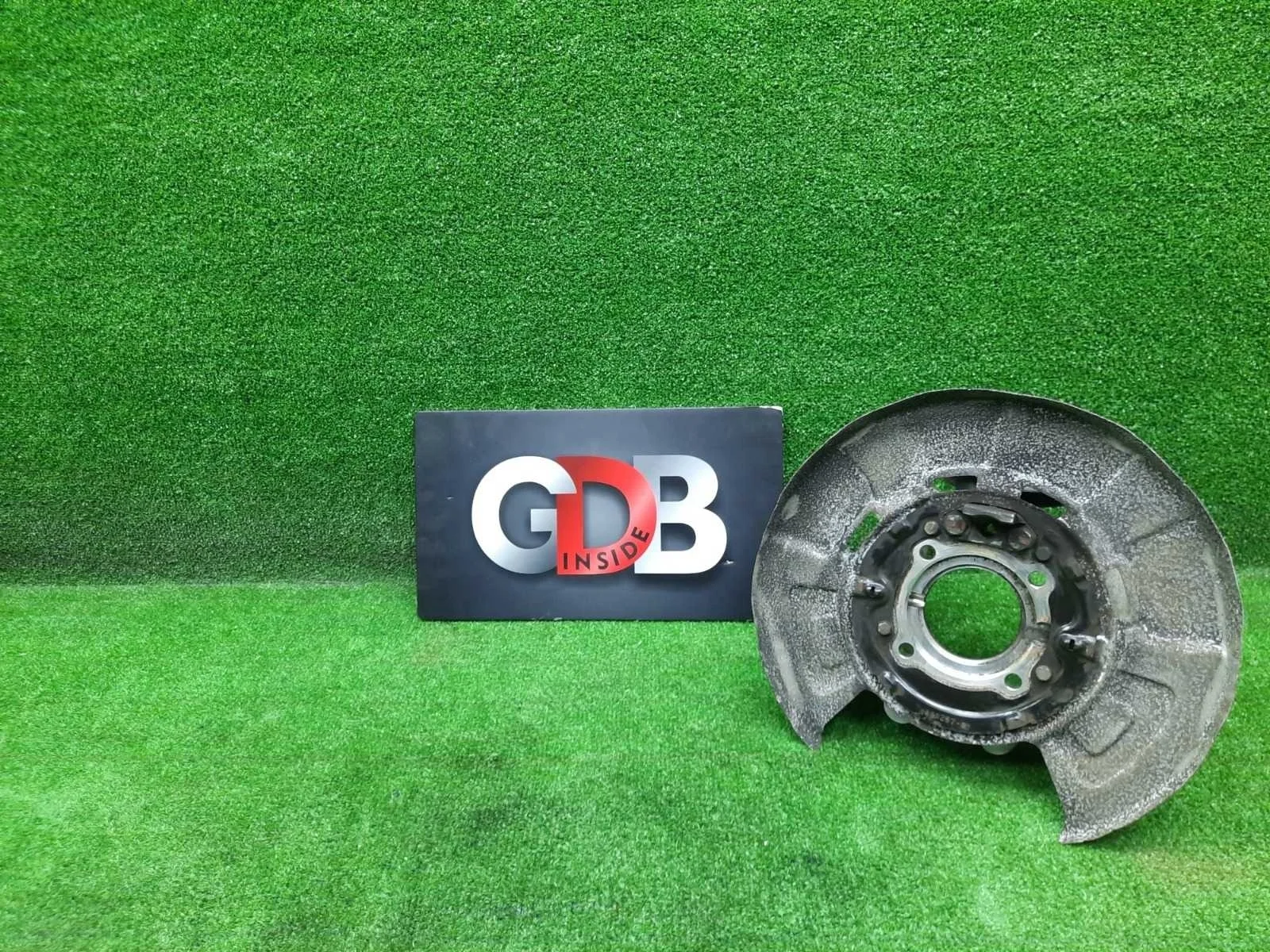 Кулак поворотный BMW X5 10.07.2015 33326879102 F15 N57D30A, задний правый