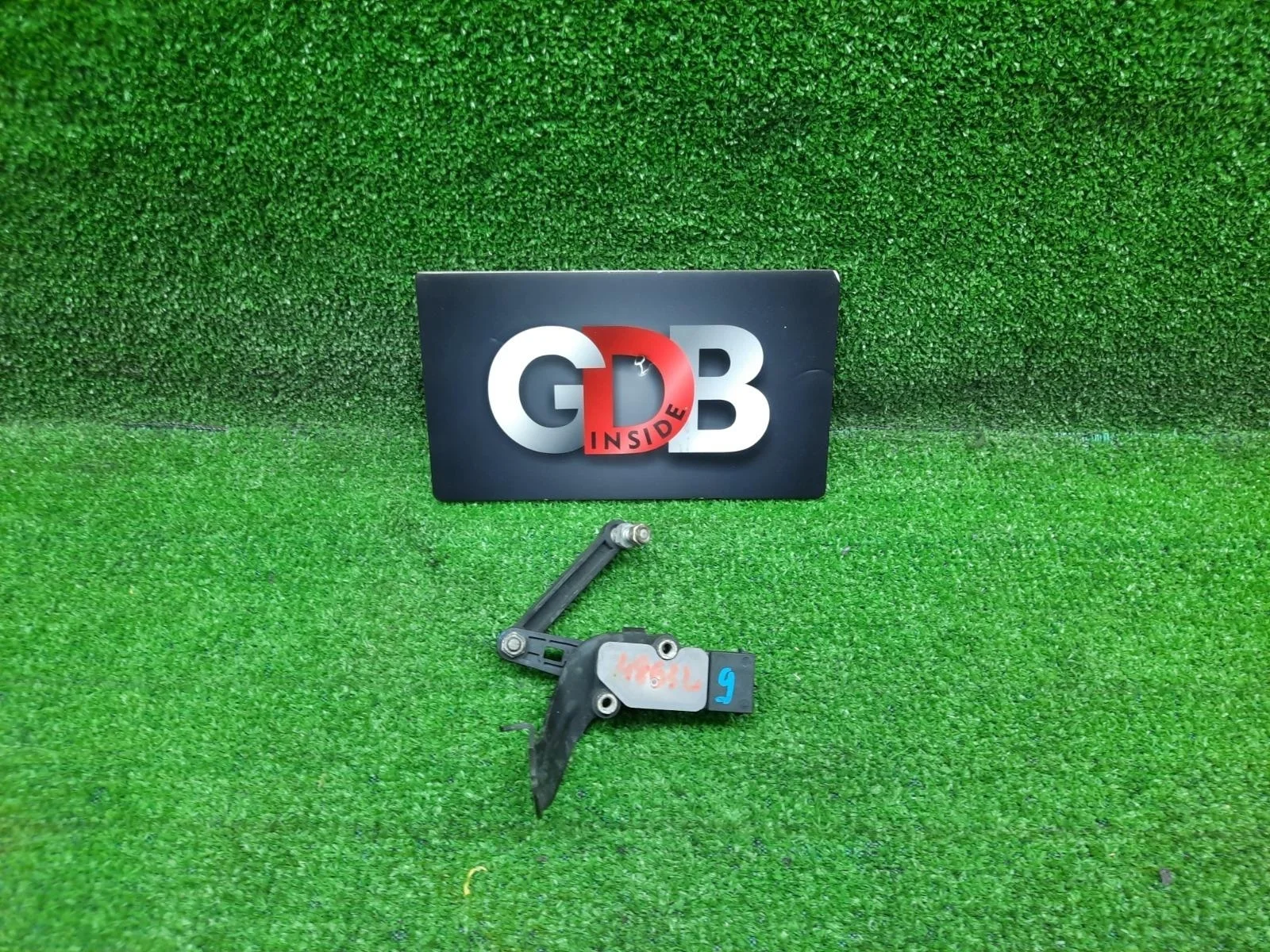 Датчик положения кузова BMW X5 10.07.2015 37146870200 F15 N57D30A, левый