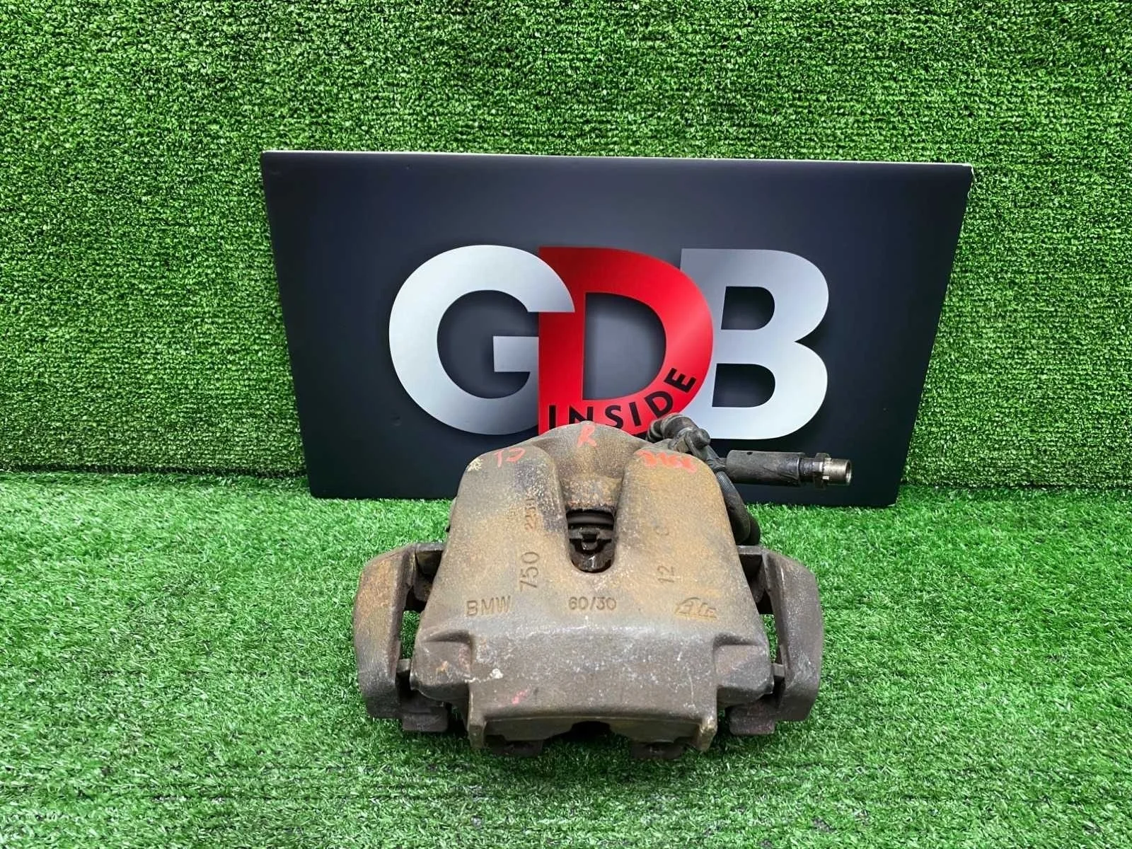 Суппорт BMW X5 17.09.2012 34116776784 E70 N57D30A, передний правый