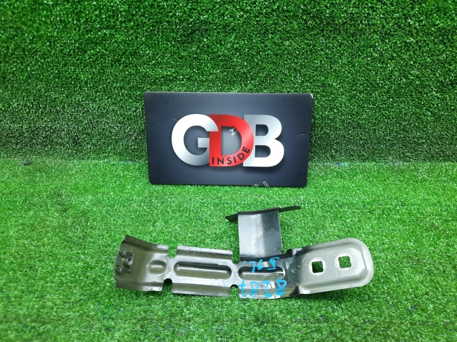 Кронштейн крыла BMW X3 04.04.2012 41357267335 F25 N55B30A, передний левый