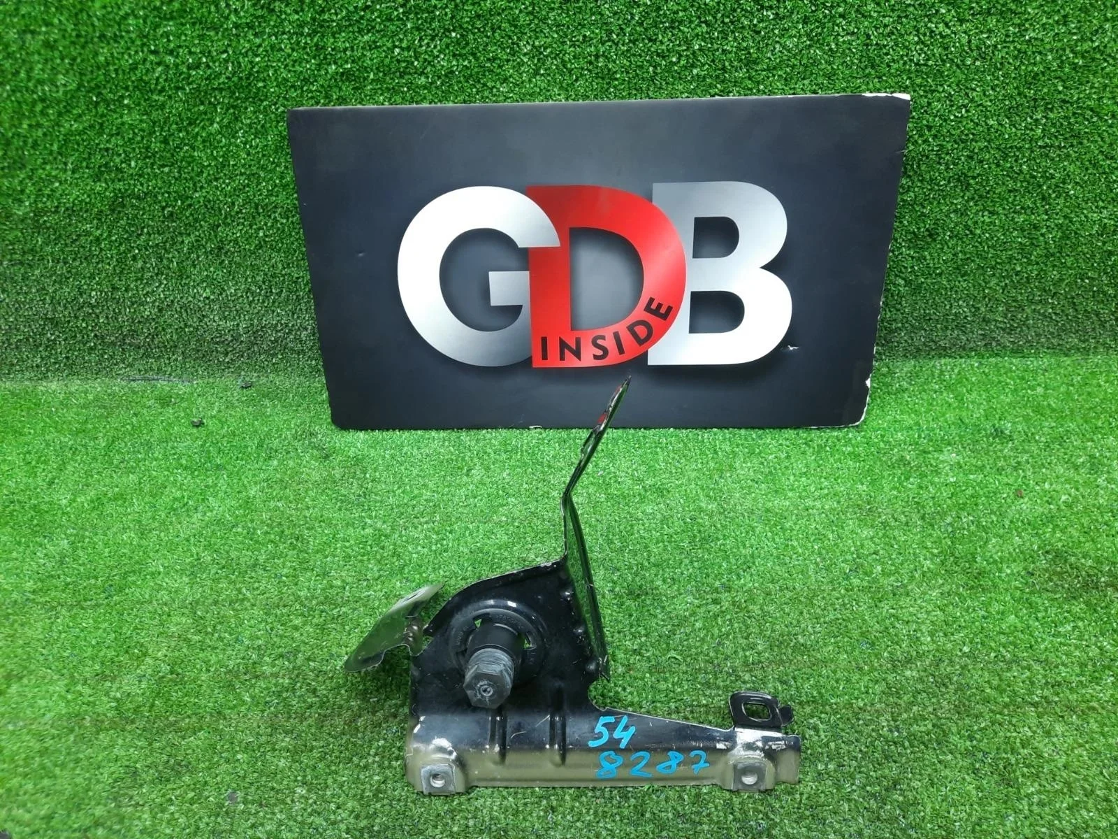 Кронштейн крыла BMW X3 04.04.2012 41357267328 F25 N55B30A, передний правый