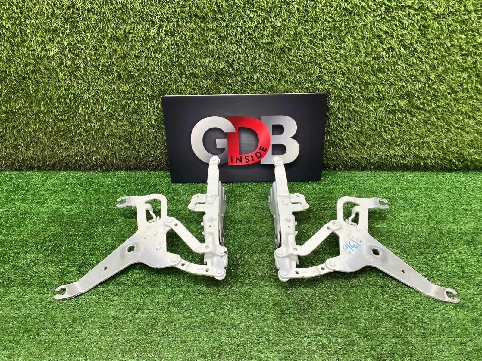 Петли капота BMW X5 22.10.2013 41007381781 F15 N57D30A