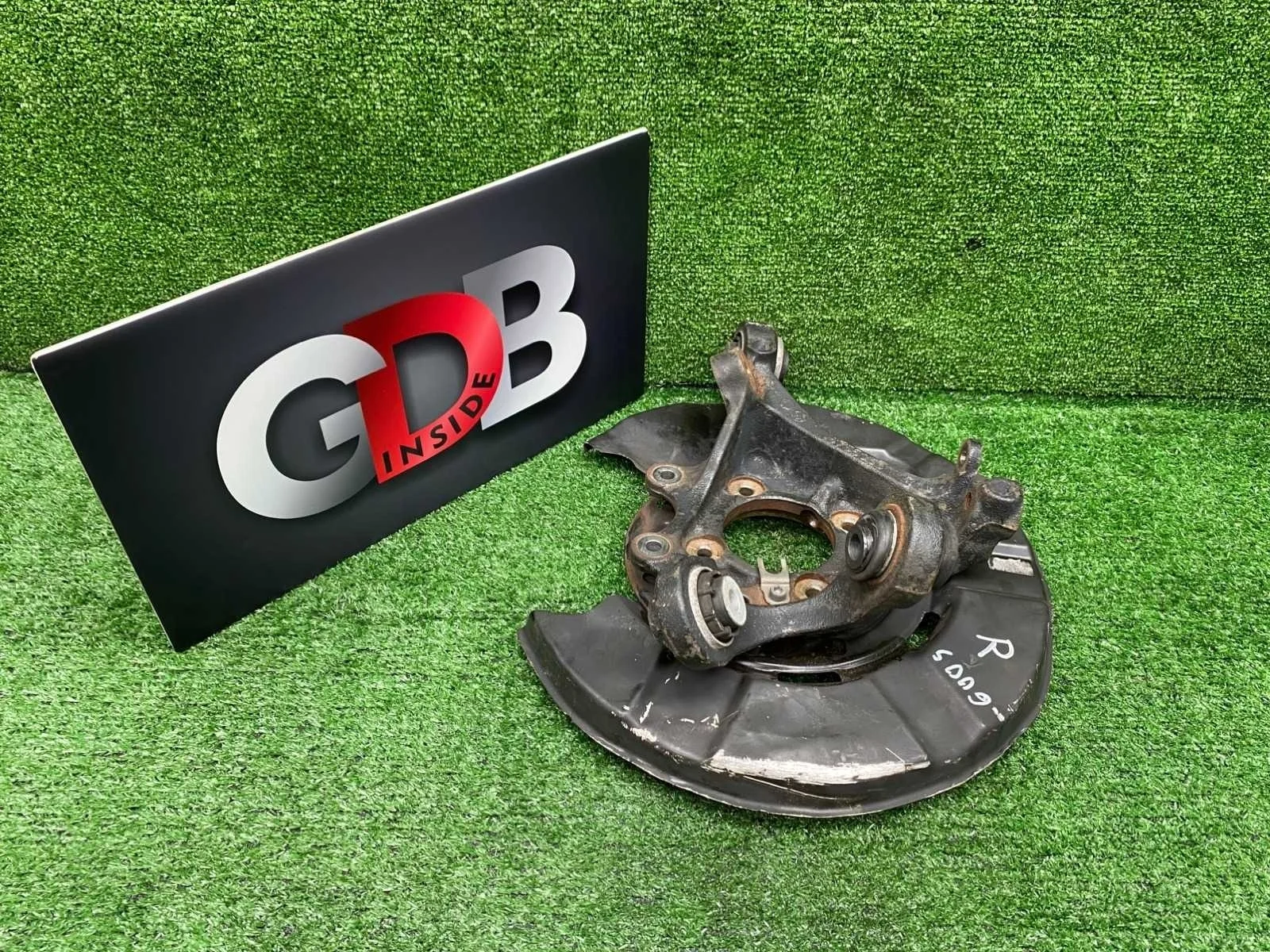 Кулак поворотный BMW X1 10.11.2011 33326788050 E84 N20B20A, задний правый