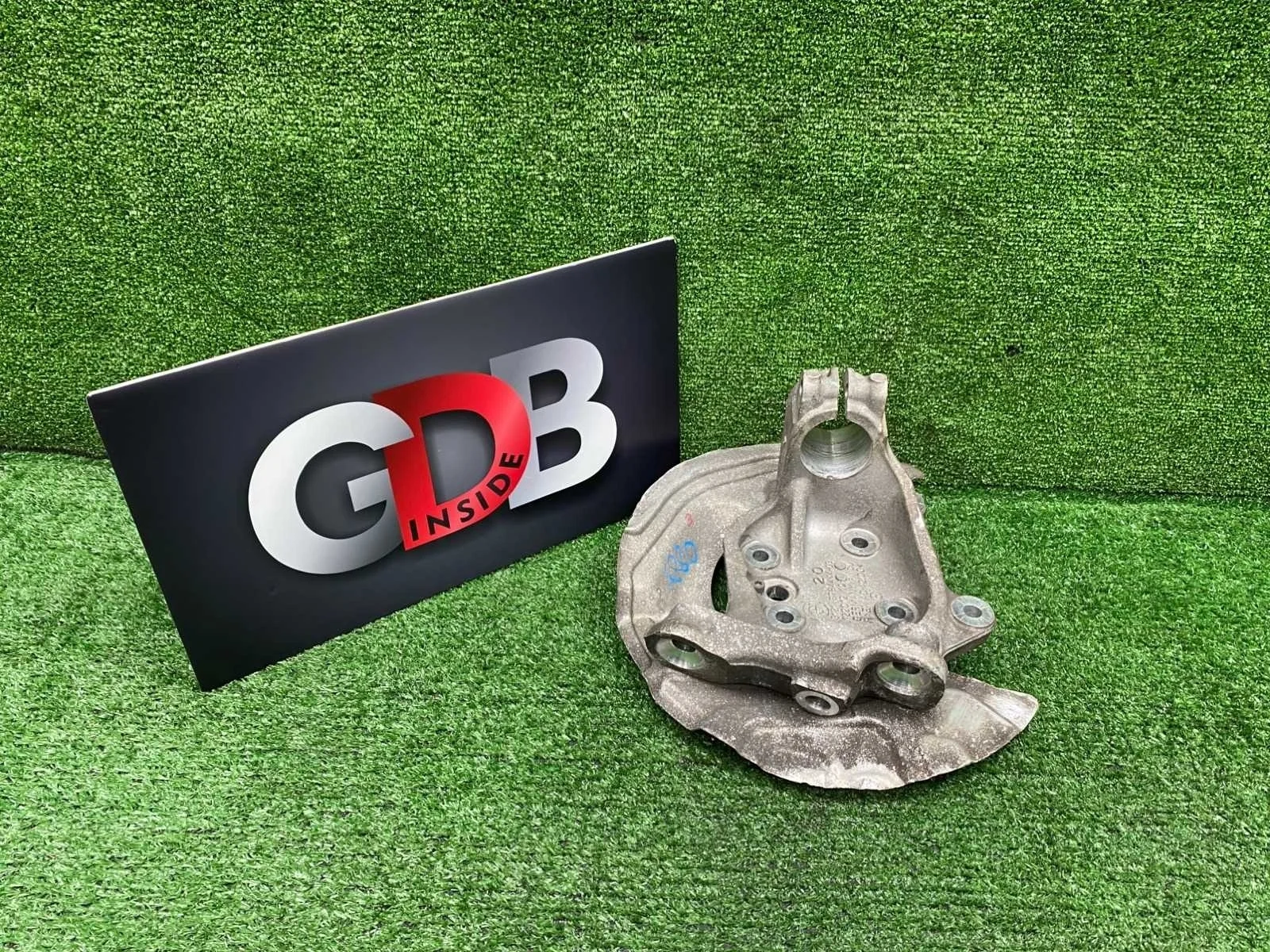 Кулак поворотный BMW 3 series 04.11.2009 31216793924 E90 N46B20B, передний правый