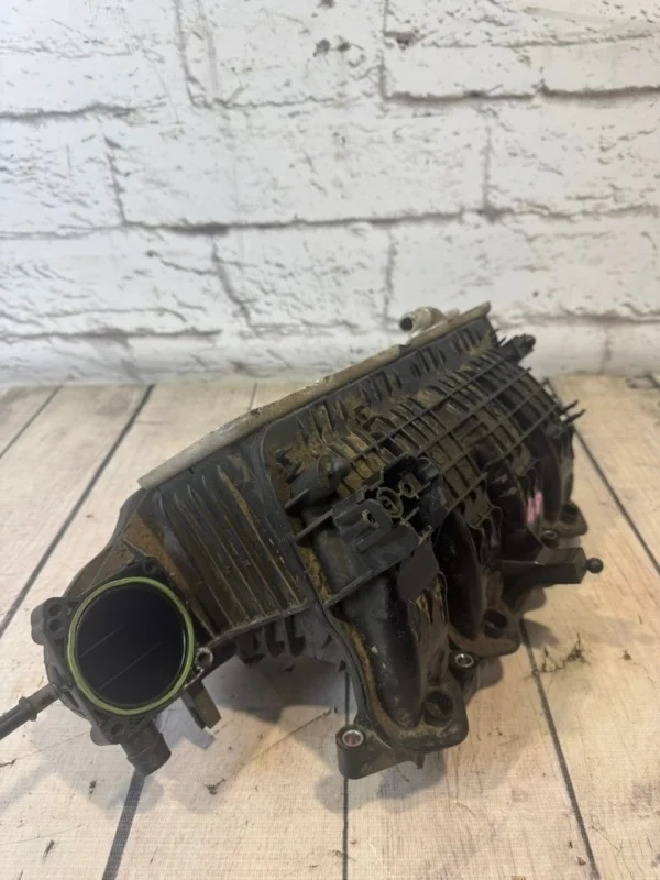 Коллектор впускной Audi A3 2015 8V