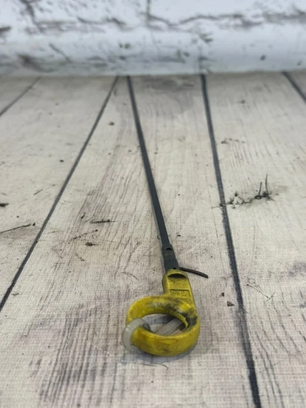 Щуп масляный Audi A3 2015 8V