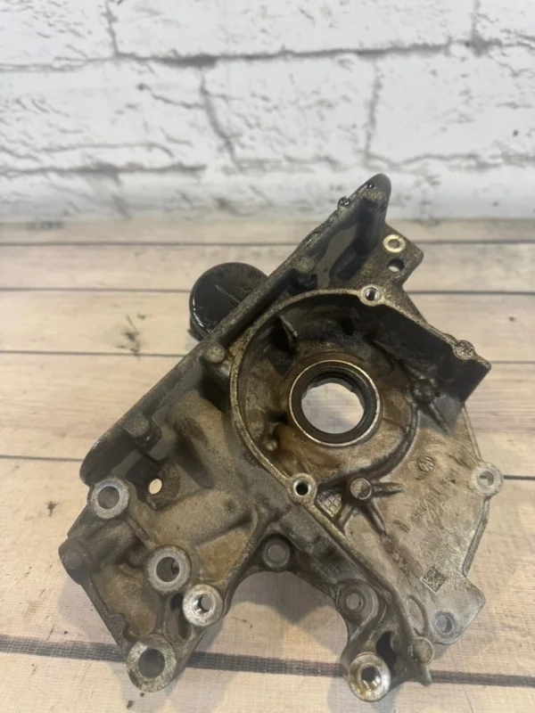 Масляный насос Skoda Octavia