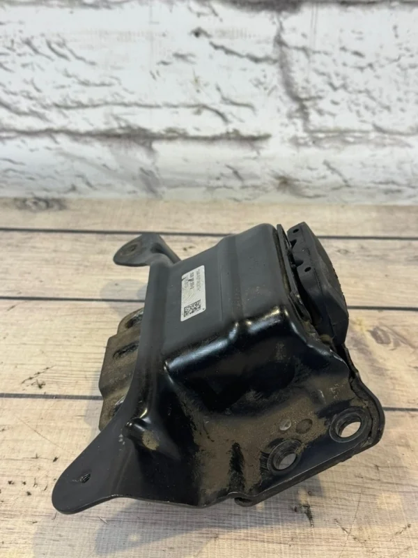 Опора кпп Audi A3