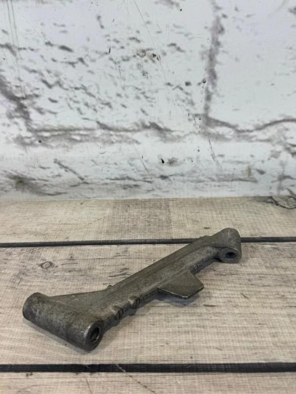 Кронштейн (сопут. товар) Audi A4