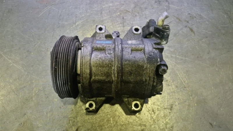 Компрессор кондиционера Nissan Serena 2004 C24