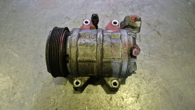 Компрессор кондиционера Nissan Serena 2005 C24