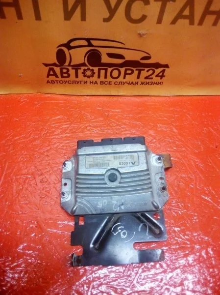 Блок управления двигателем RENAULT MEGANE 2003-2009 8200321263 LM05 1.4 16V