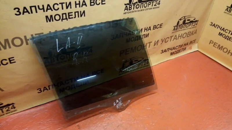 Стекло двери RENAULT LAGUNA 2001-2008 8200000388, заднее правое