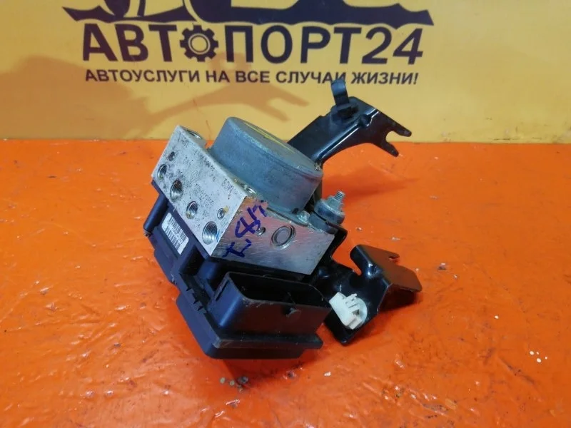 Блок АБС RENAULT DUSTER 2009-2013 8200806980 2.0 16V