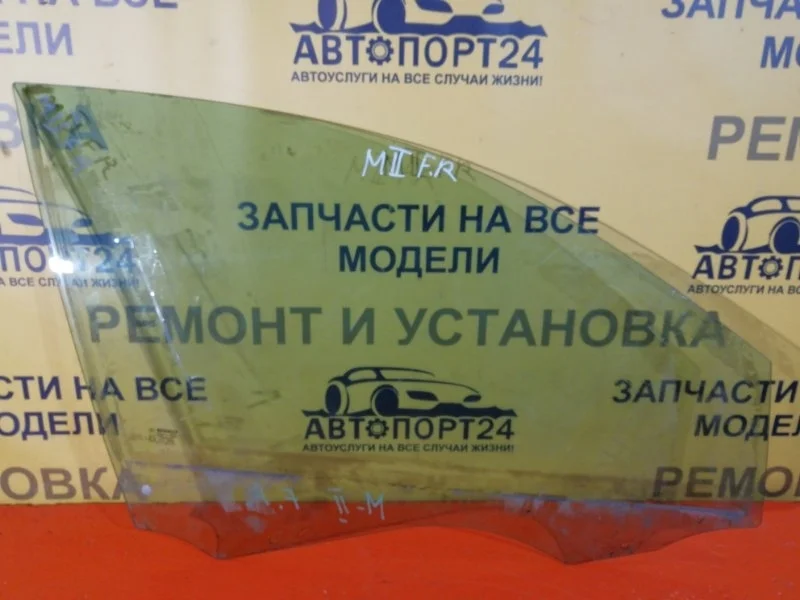 Стекло двери RENAULT MEGANE 2002-2008 8200211198, переднее правое