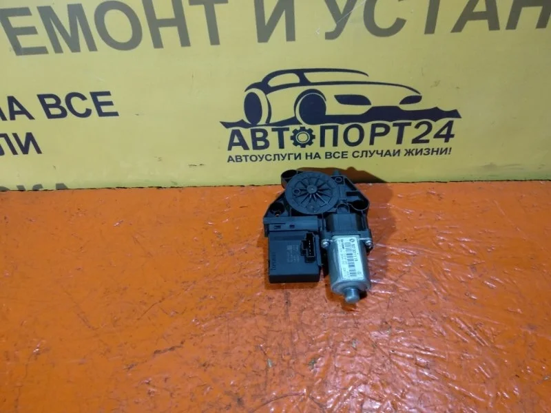 Моторчик стеклоподъемника RENAULT FLUENCE 2009-2013 807301111R, передний правый