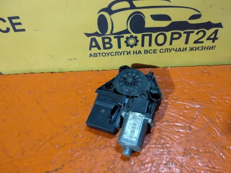 Моторчик стеклоподъемника RENAULT FLUENCE 2009-2013 807301111R, передний правый