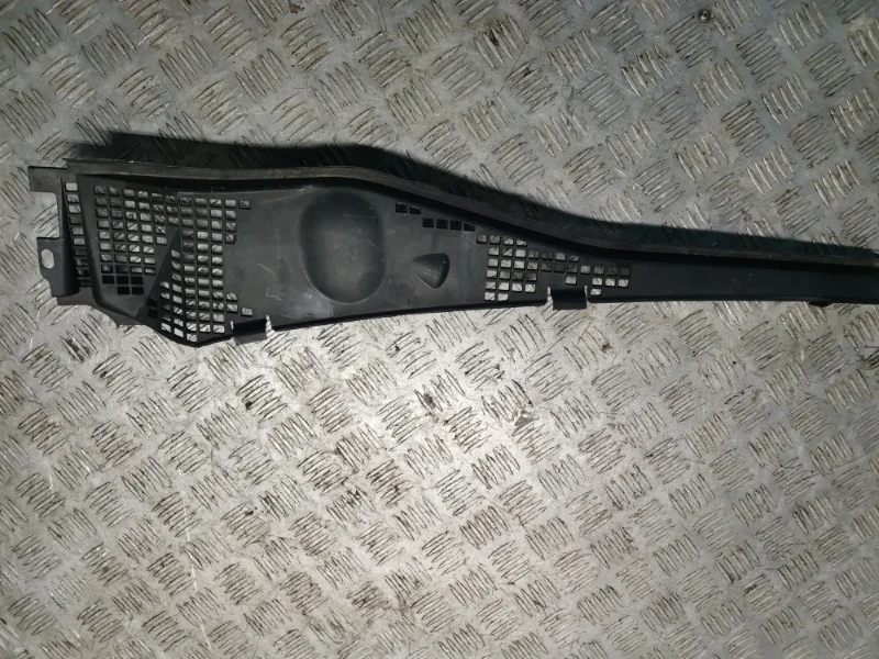 Жабо RENAULT SANDERO 2009-2014 8200825457 BS11 K7J A 710, переднее левое