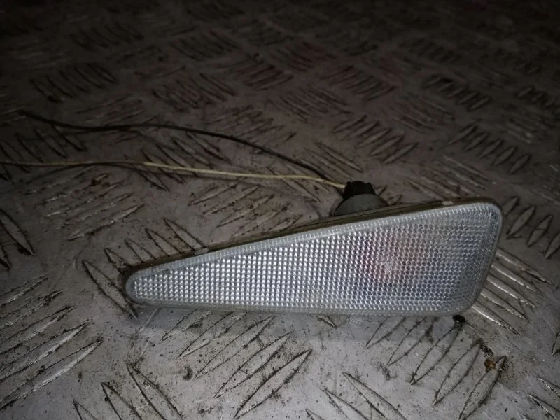 Повторитель в крыло RENAULT SANDERO 2009-2014 8200602765 BS11 K7J A 710, передний правый